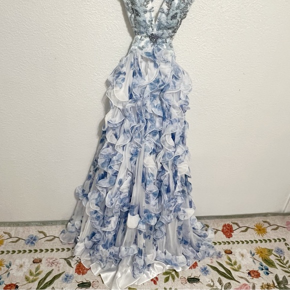 NWT Mac Duggal Floral Lace Up Tie Back Ruffle Shoulder Embellished Gown - Picture 4 of 10